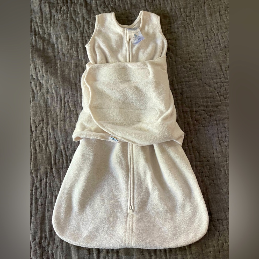 Halo white/cream Baby SleepSack Swaddle small 3-6 month 13-18lbs Velcro zippered